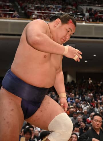 大相撲 横綱豊昇龍の右おでこに痛々しい生傷 土俵入りであらわ→国技館が大きな拍手 前日には「髪がまた薄くなっちゃった」
