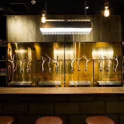 黄金色のビールサーバー/画像提供:SCHMATZ