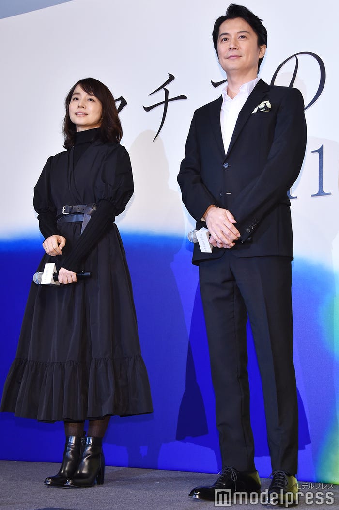 石田ゆり子、福山雅治(C)モデルプレス