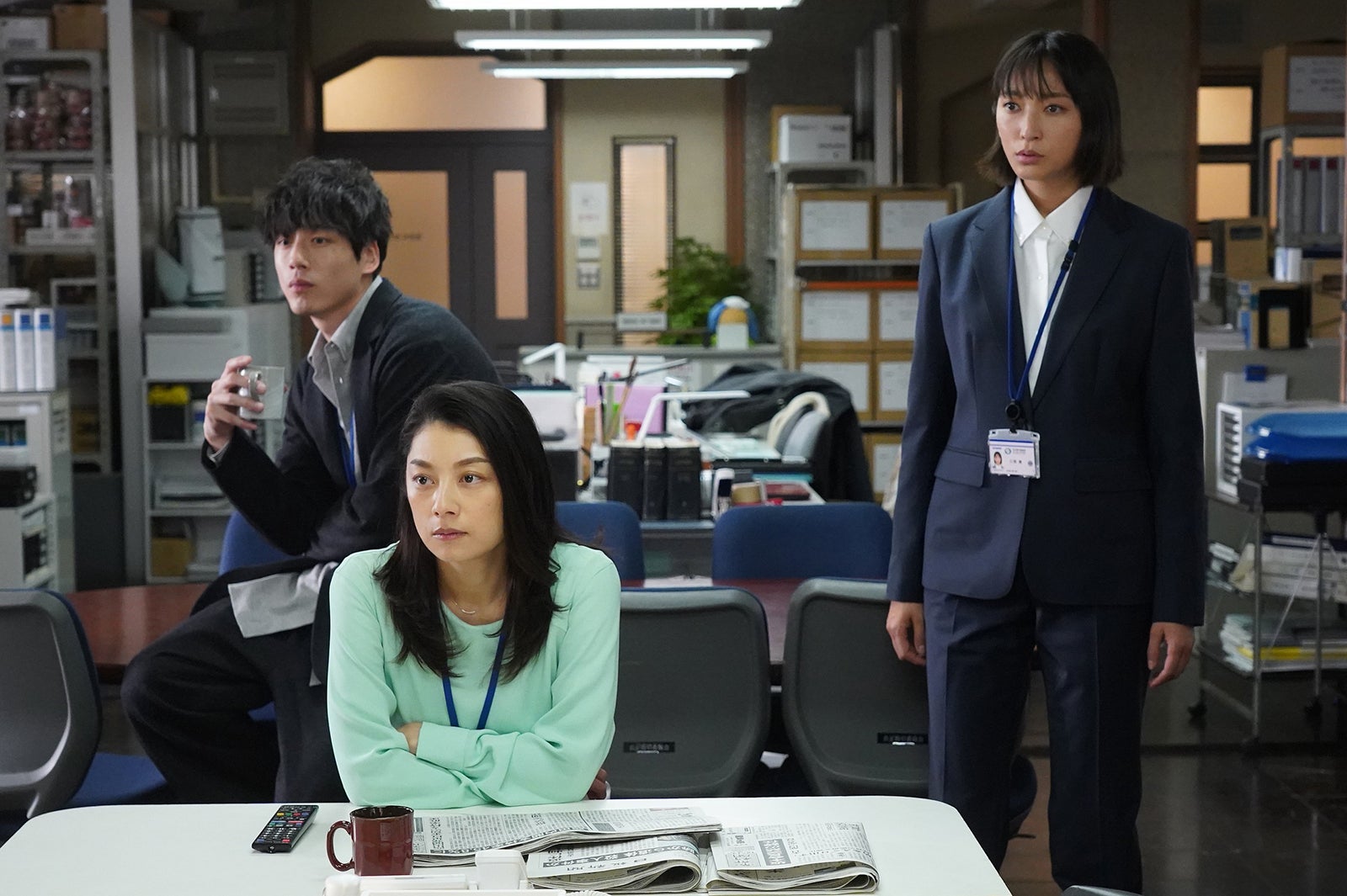 （左から）坂口健太郎、小池栄子、杏／「競争の番人」第1話より（C）フジテレビ