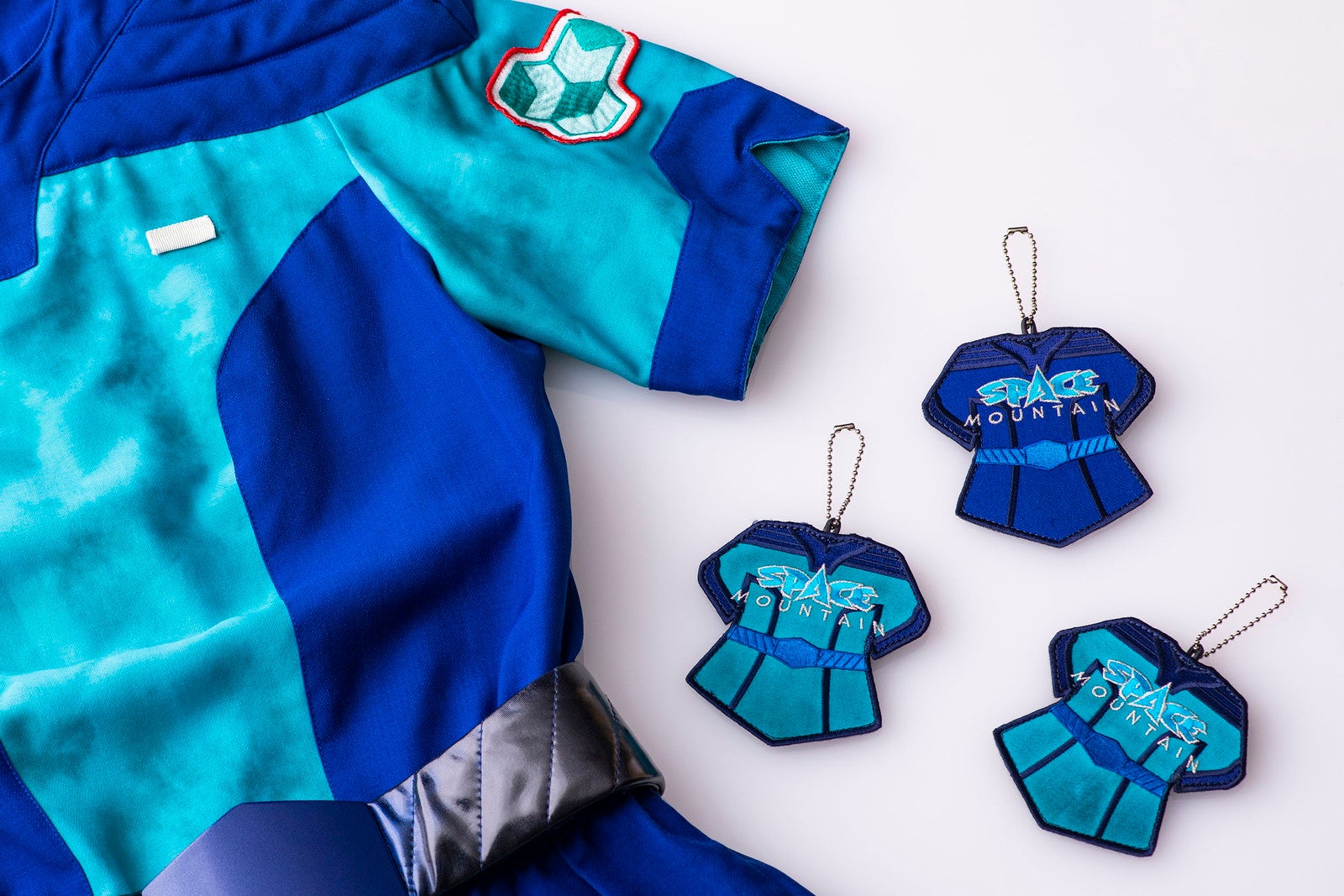 ワッペンバッジ3,500円（C）Disney