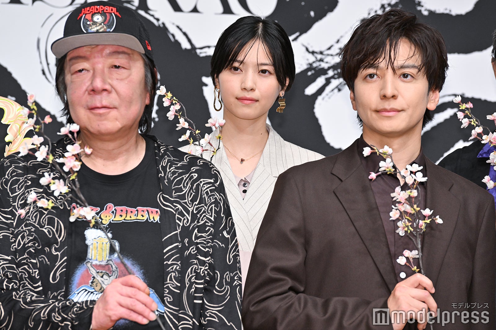 古田新太、生田斗真（C）モデルプレス