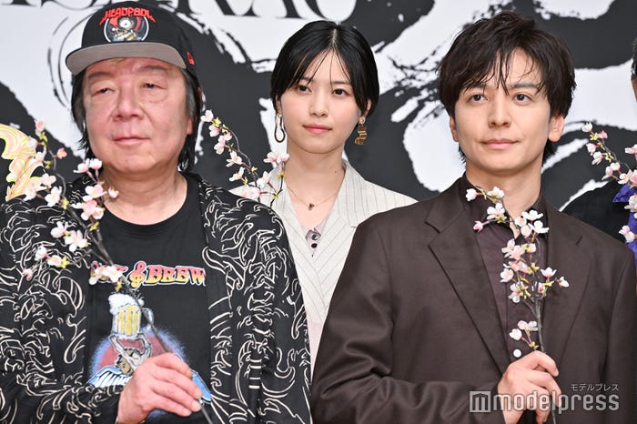 古田新太、生田斗真(C)モデルプレス