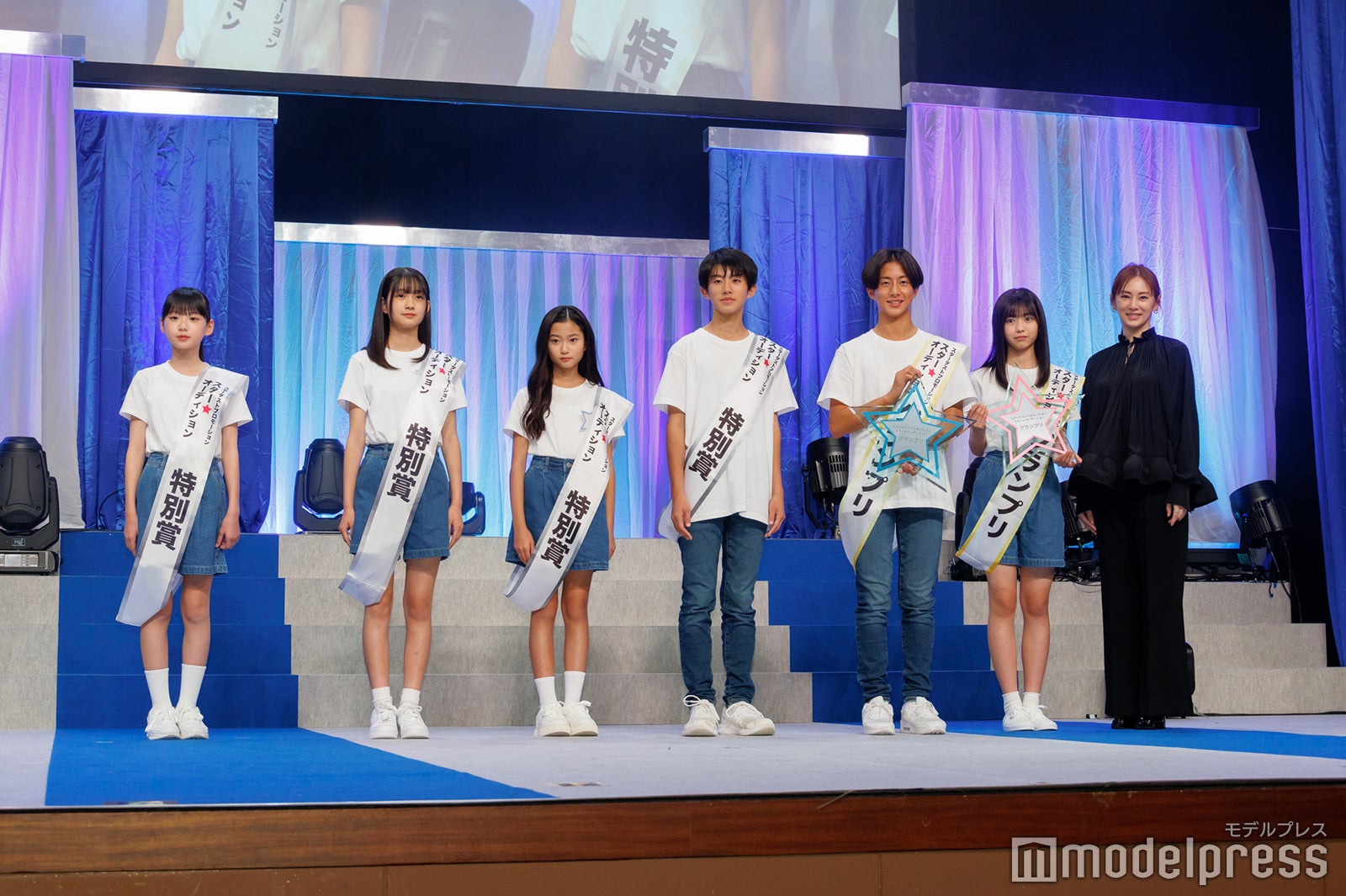 畠桜子さん、里優愛さん、稲垣爾音さん、畑駿平さん、佐藤来未登さん、原田花埜さん、北川景子（C）モデルプレス