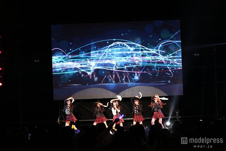 夢みるアドレセンス／ライブの様子