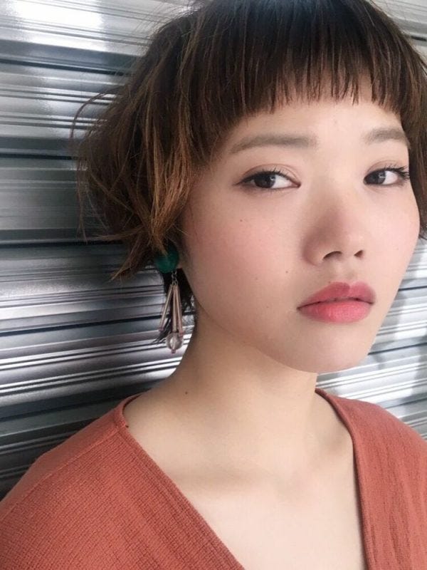 画像12 15 オン眉ショートスタイルまとめ 21 大人にこそ似合うおしゃれな髪型は モデルプレス