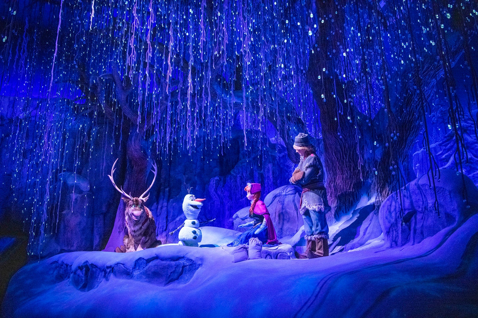 「フローズンキングダム」（C）Disney