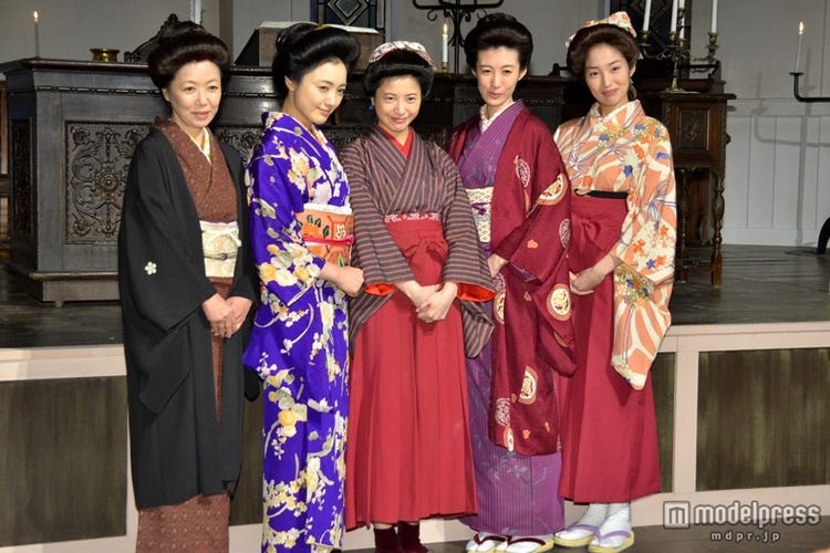 吉高由里子 花子とアン キャスト集合で涙 仲間由紀恵からの手紙も 花ちゃんは希望の星 紅白本番 モデルプレス 吉高由里子 花子とアン キャスト集合で涙 仲間由紀恵からの手紙も 花ちゃんは希望の星 紅白本番 モデルプレス