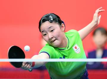卓球女子団体 日本は涙の2大会連続銀メダル 早田ひな、張本美和、伊藤美誠で0-3完敗 男子に続く60年ぶり金メダルはならず 中国が6連覇