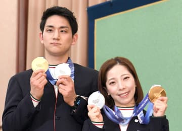 「羨ましすぎる」りくりゅう、満面笑顔の報告2ショットに反響「キラキラのお二人」「最高ですね！」「これは貴重」