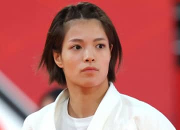 鋭いワンツー披露の阿部詩に「いつかスカウトしようかな…」と天心指導の元世界王者トレーナー ミット打ち動画投稿「さすがのパンチ力」と驚嘆