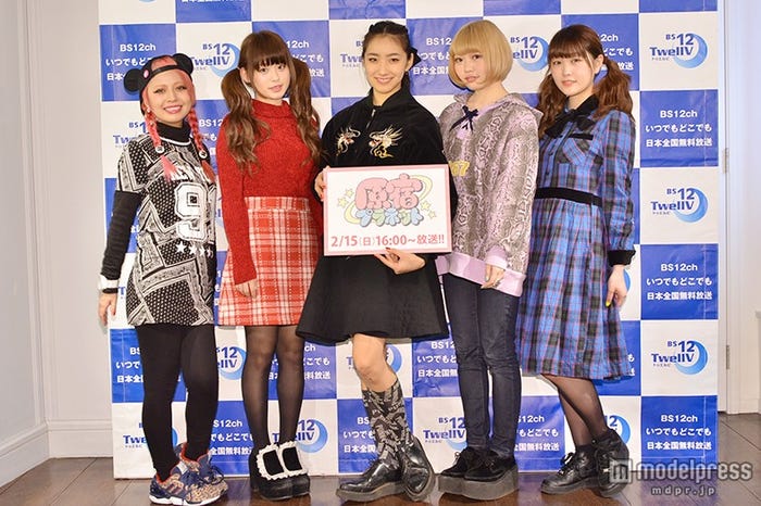 (左から)ニーコ、やのあんな、中田クルミ、古関れん、柴田ひかり