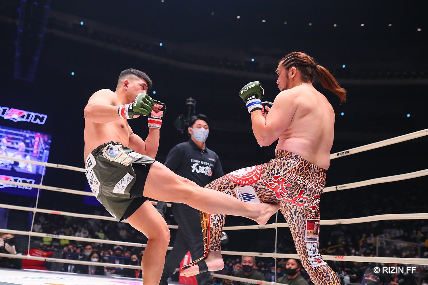 シバターVSHIROYA（C）RIZIN FF