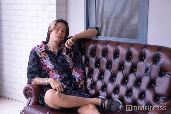 DJ脇(C)モデルプレス