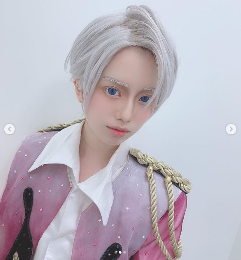 弘中綾香アナ、初の男装コスプレに反響「めっちゃイケメン」「別人みたい」