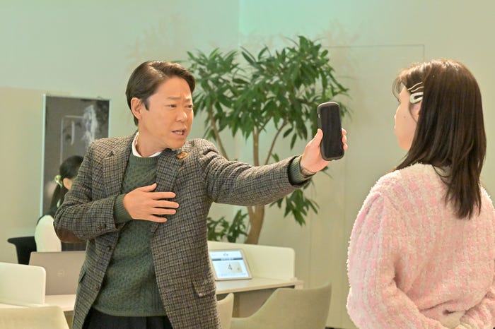 阿部サダヲ、仲里依紗「不適切にもほどがある!」第4話より(C)TBS