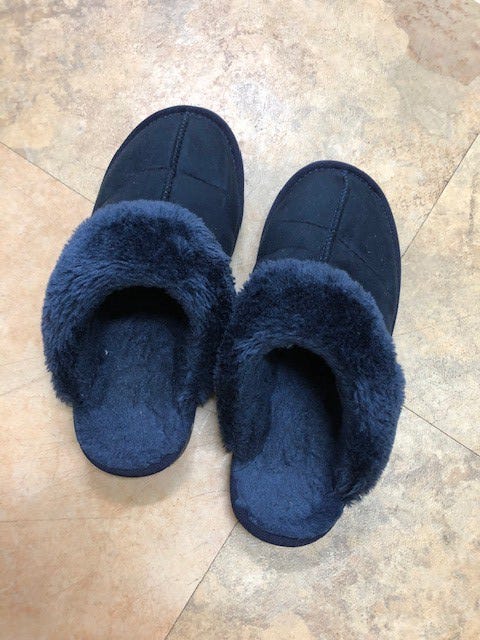 収録の休憩時間はスリッパです(提供写真)