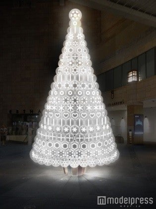「光の風船」でできたクリスマスツリー／画像提供：六本木ヒルズ