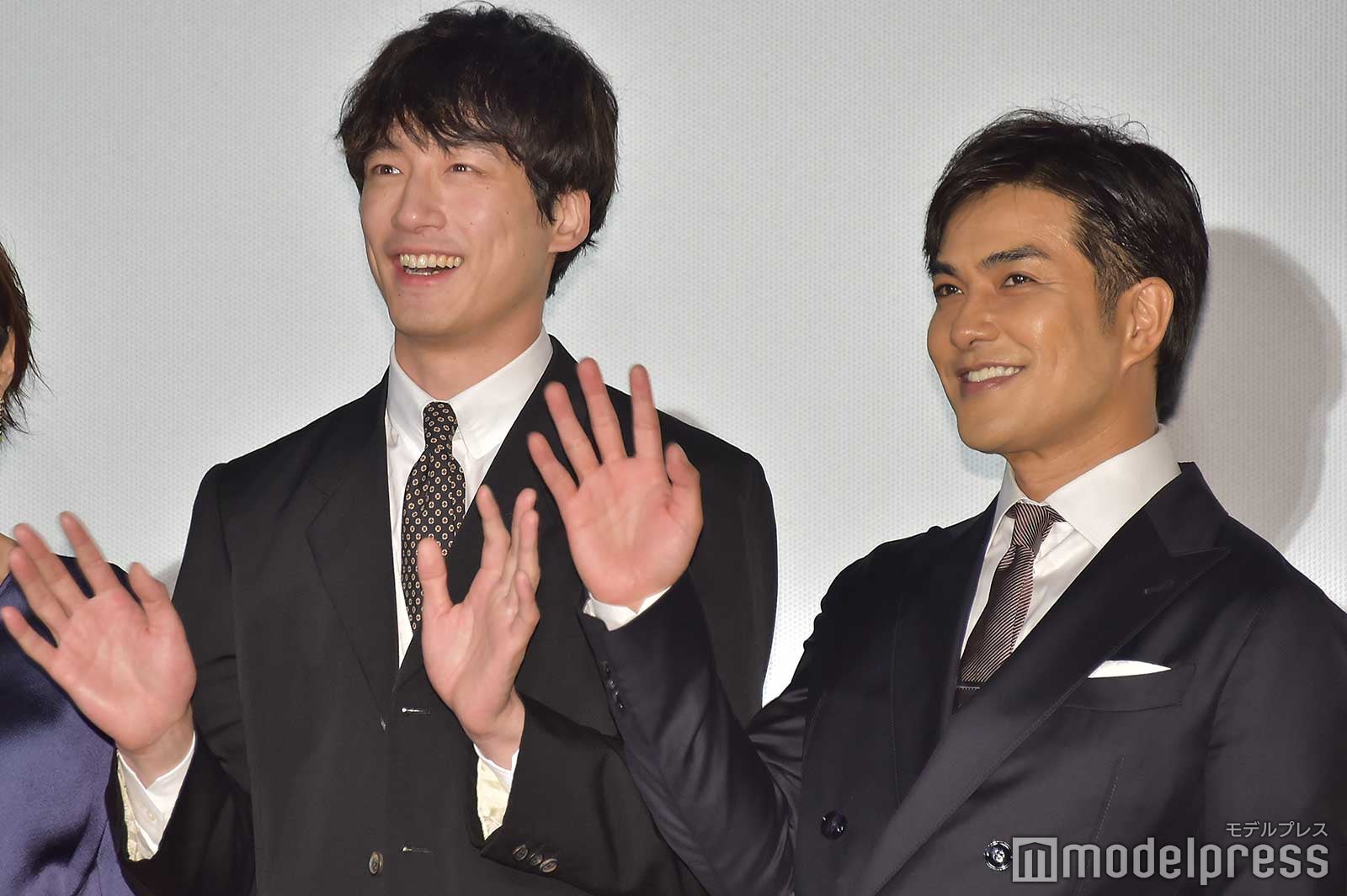 （左から）坂口健太郎、北村一輝（C）モデルプレス