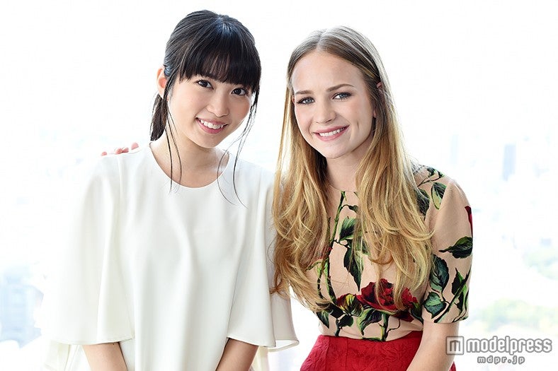 志田未来、初のディズニー映画は「貴重な経験」“新ヒロイン”ブリット・ロバートソンと語った夢を叶える秘訣 モデルプレスインタビュー