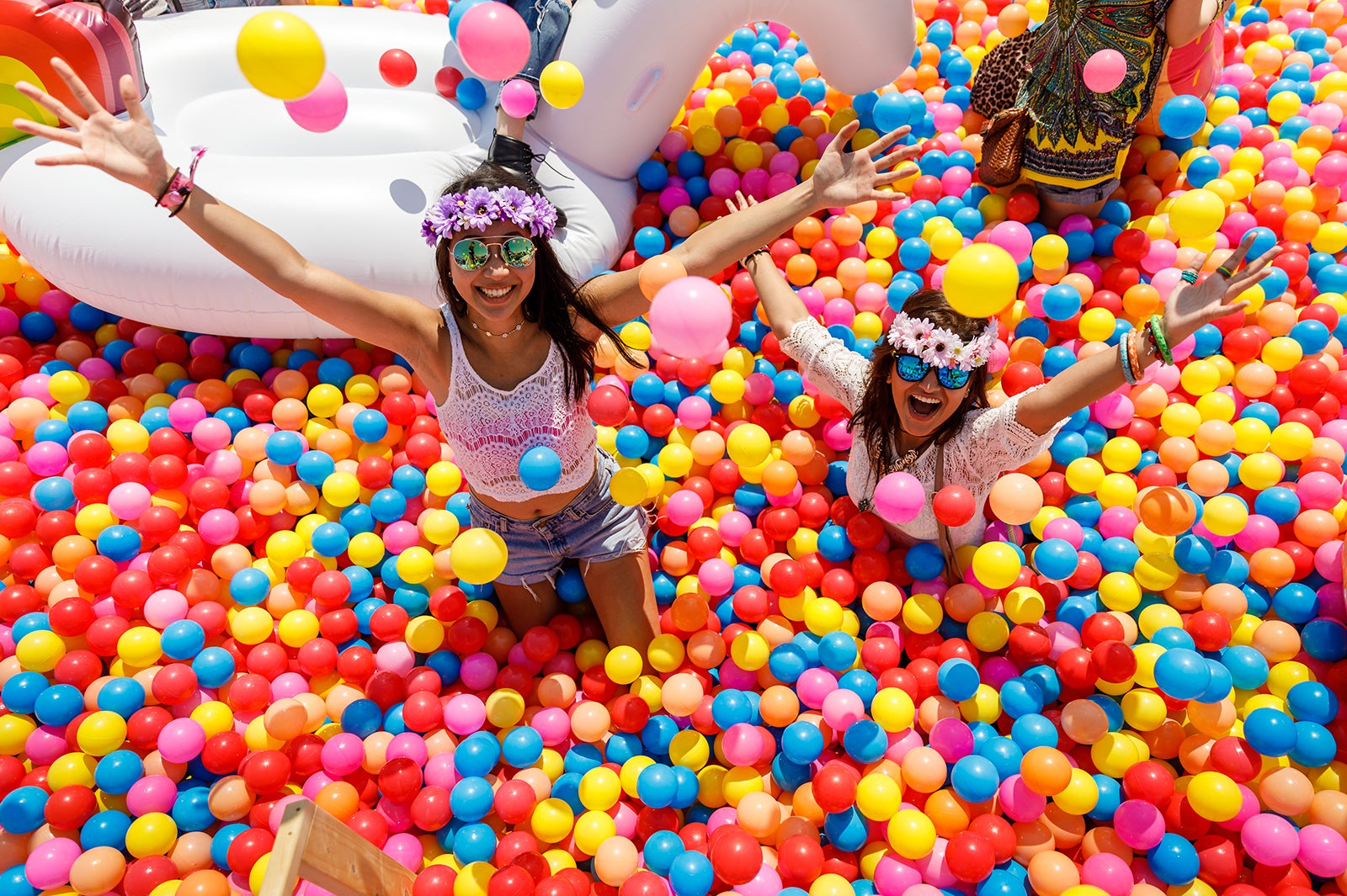 （C）Tyler-Hill-for-Insomniac-3