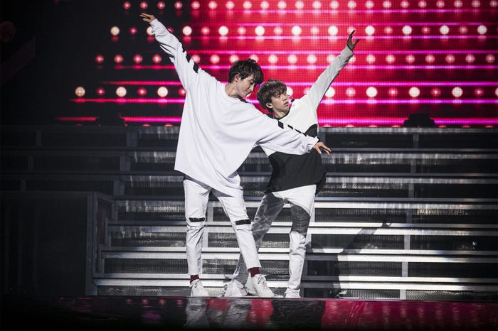 超特急/日本武道館公演より(写真提供:スターダストレコーズ)