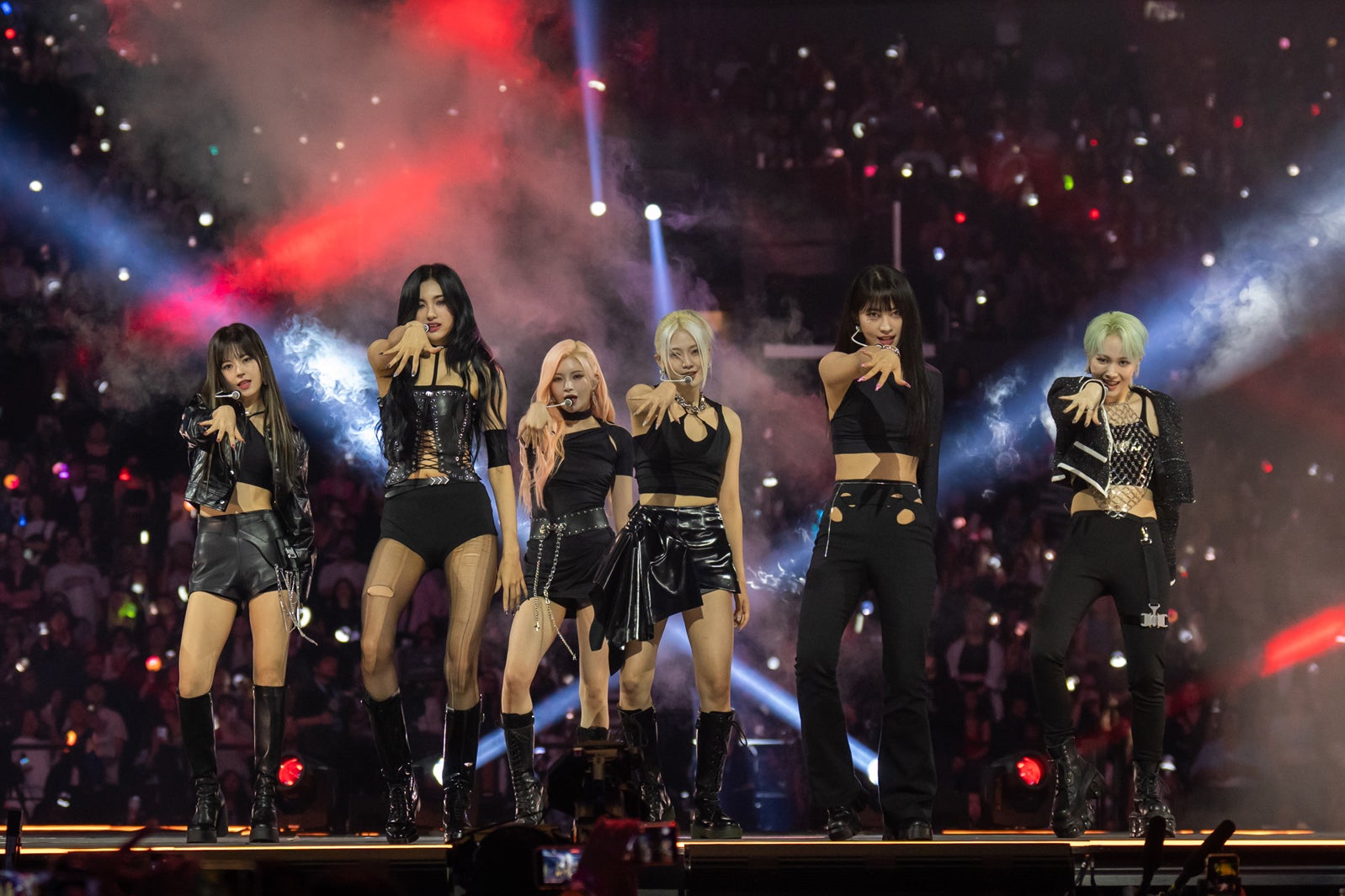 EVERGLOW「KCON LA 2023」SHOW DAY3（C）CJ ENM Co., Ltd, All Rights Reserved