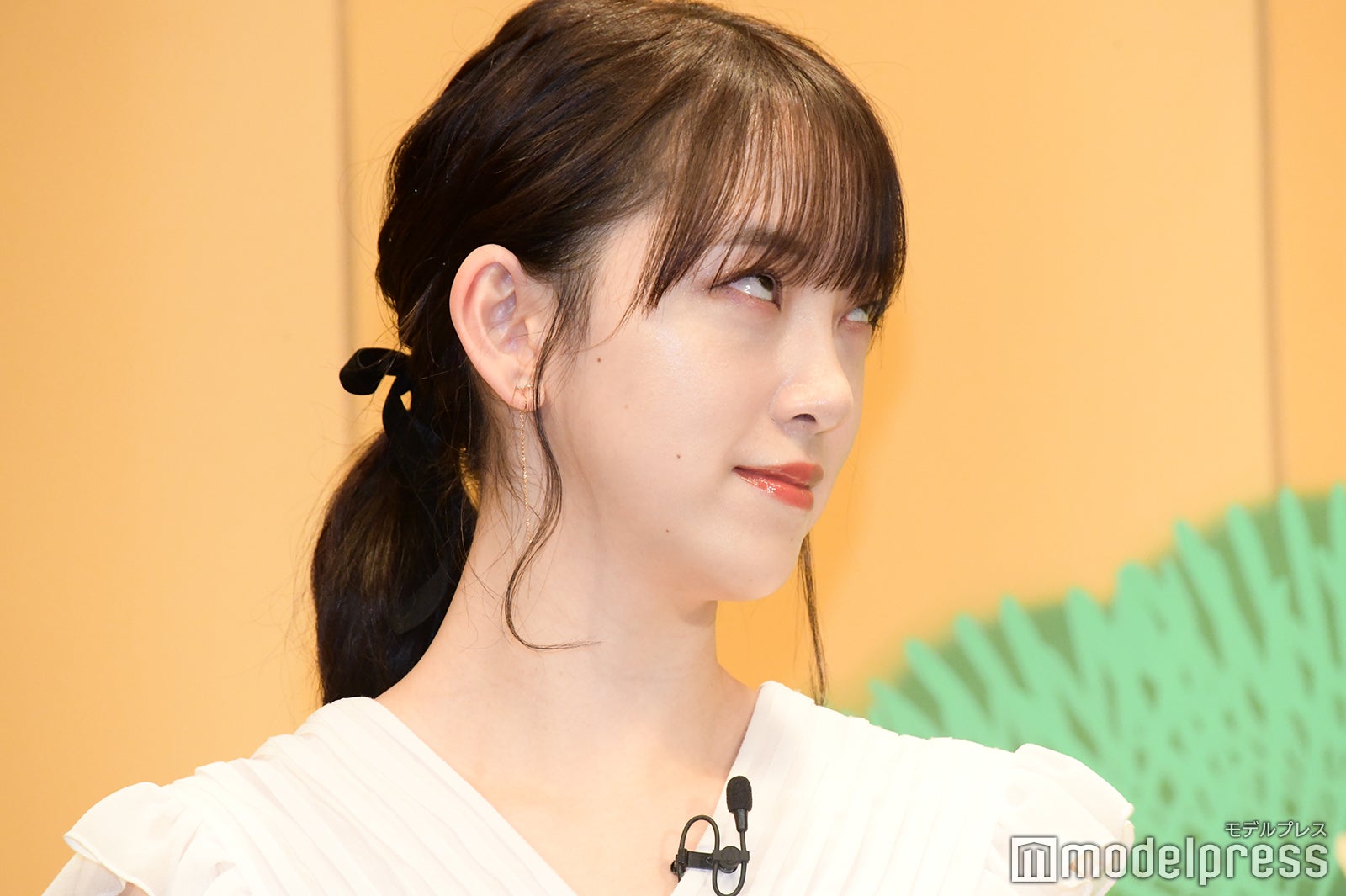 白目を実践する堀未央奈（C）モデルプレス