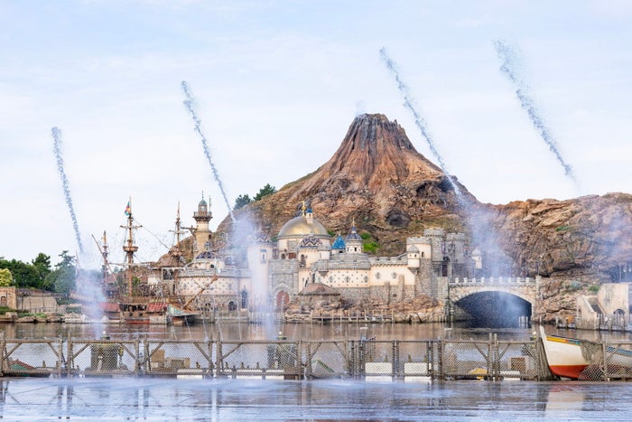ディズニー夏イベント「サマー・クールオフ」7月2日開幕 ミセスコラボのグッズやメニューも新たに登場