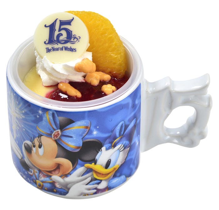 クリーミーカスタード、スーベニアカップ付き/(C)Disney