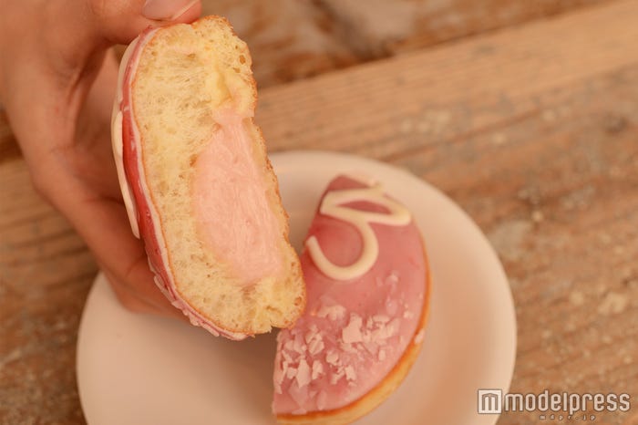 サクラクリームがたっぷり(C)モデルプレス