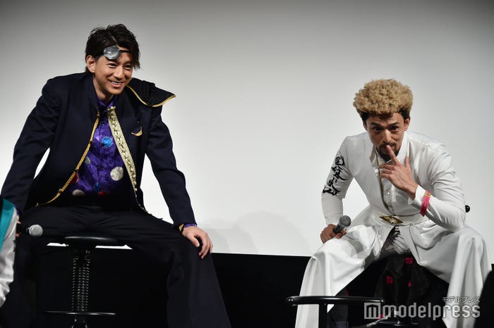 キンプリに入りたいアピールをする三浦翔平&満島真之介(C)モデルプレス