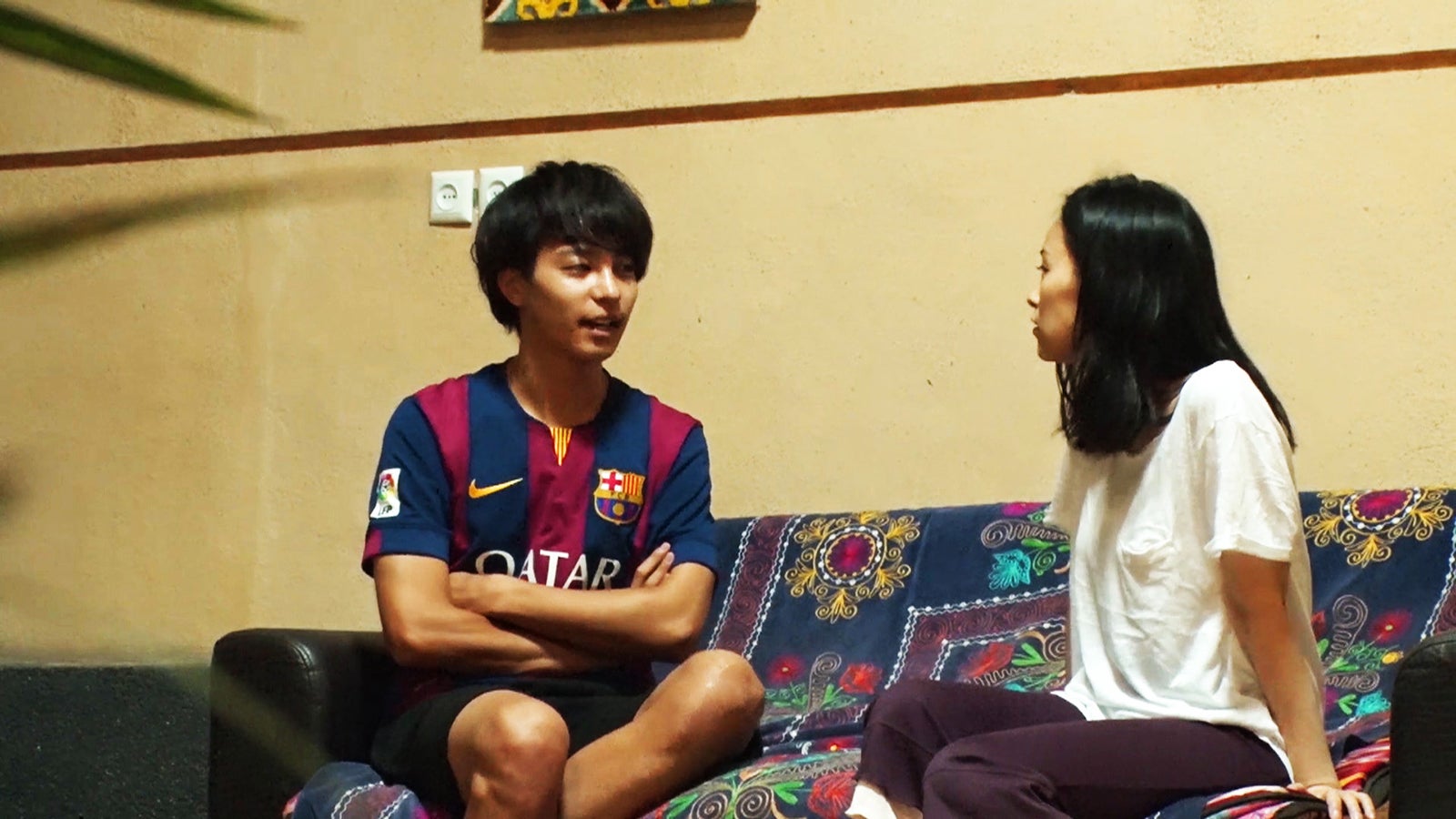 桜子に恋愛相談をするDr.モリモリ「あいのり：Asian Journey」シーズン2第11話より（C）フジテレビ