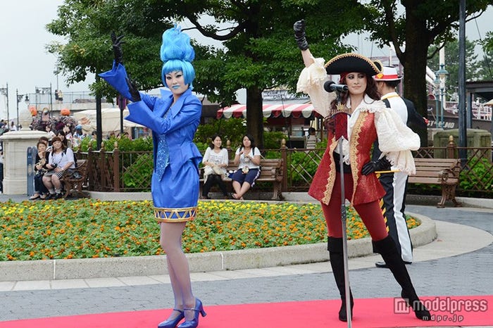 ミス・ハーデス、ホック