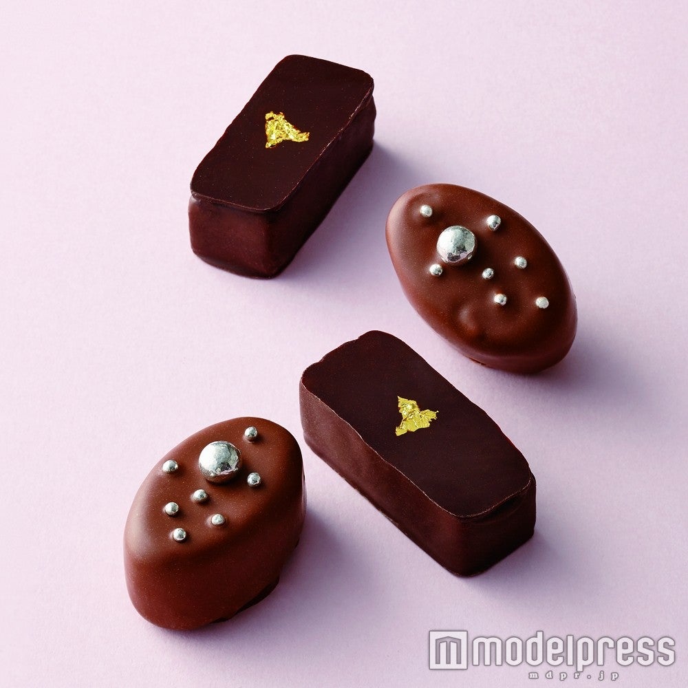 希少な素材選びと華やぎにこだわった「マ・プリエール」亜弓・ショコラ（4個入）1，998円／画像提供：高島屋