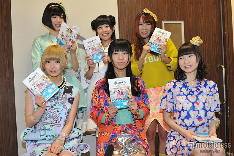 でんぱ組.inc（後列左から）夢眠ねむ、相沢梨紗、成瀬瑛美（前列左から）最上もが、古川未鈴、藤咲彩音