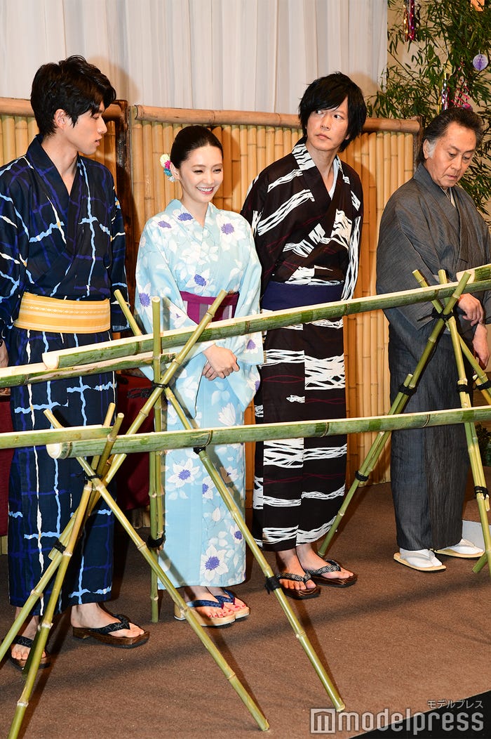 (左から)白洲迅、倉科カナ、田辺誠一、北大路欣也(C)モデルプレス