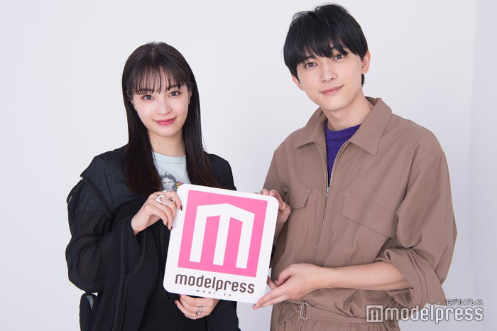 広瀬すず、吉沢亮(C)モデルプレス