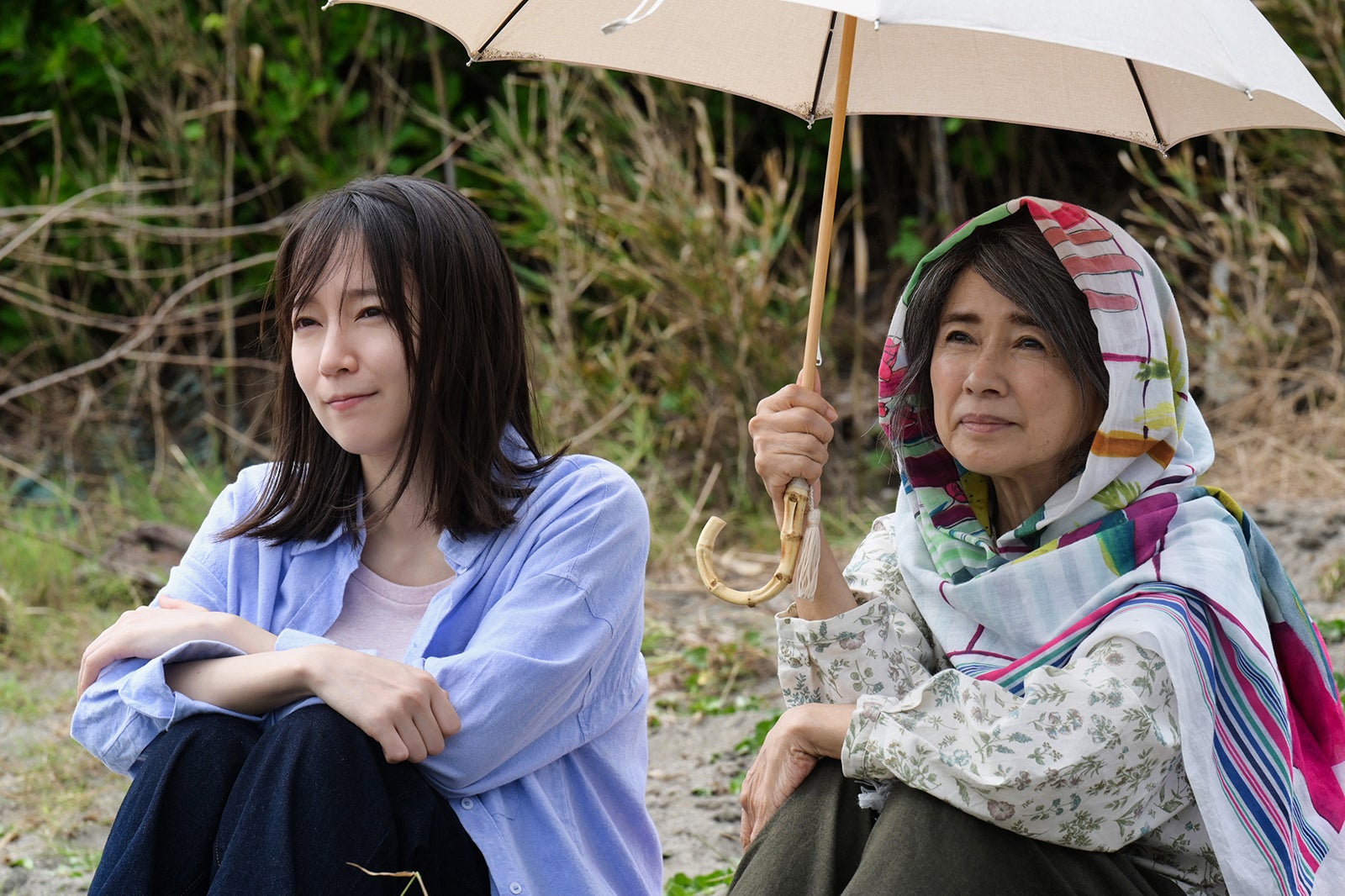 吉岡里帆、風吹ジュン（C）佐野広実／講談社（C）2026「シャドウワーク」製作委員会
