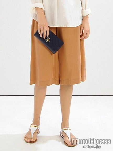 アンクルストラップサンダル「CHARLES & KEITH」5,940円（税込）