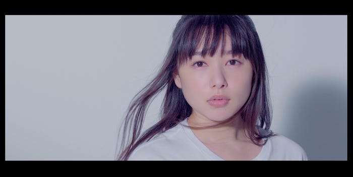 桜井日奈子/『花と毒薬』より(提供写真)