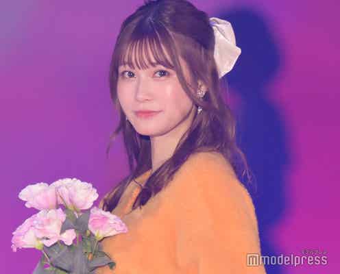 生見愛瑠、キュートな微笑みにキュン ガーリーコーデ着こなす<GirlsAward 2022 A/W>