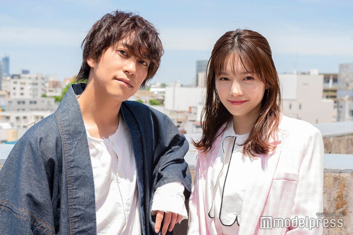 佐野岳、島崎遥香 (C)モデルプレス