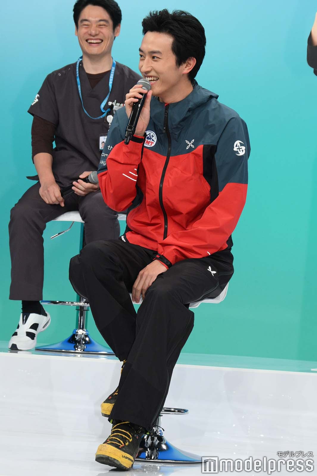 総ツッコミ浴びる杉野遥亮（C）モデルプレス