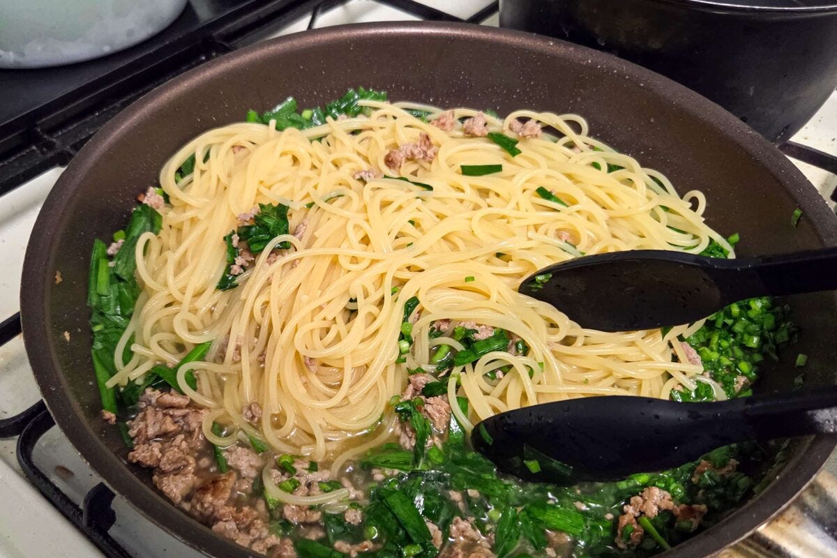 ニラのミートソース