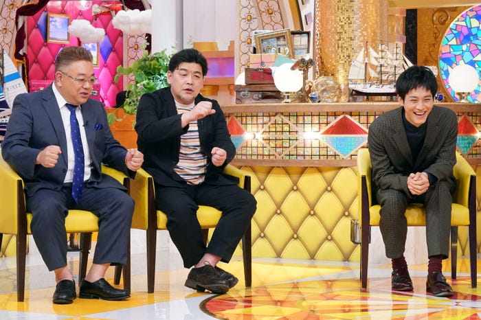 (左から)伊達みきお、富澤たけし、松坂桃李(C)日本テレビ