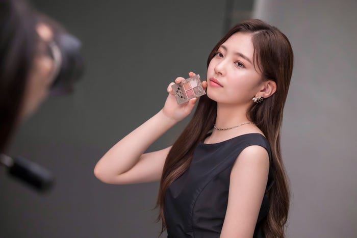 MAYUKA/新テレビCM「パノラマエリアで、目もとが変わる。」篇メイキング (提供写真)