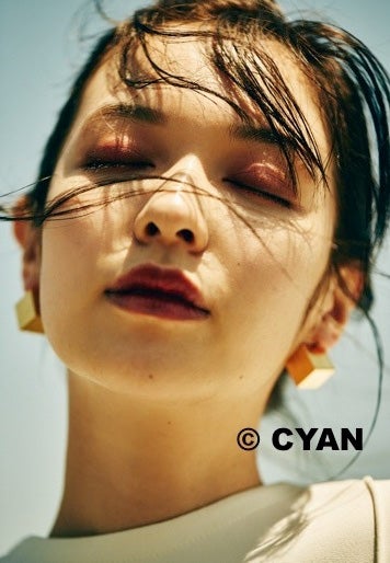 森絵梨佳／「CYAN issue 010（2016 AUTUMN）」より（画像提供：カエルム）