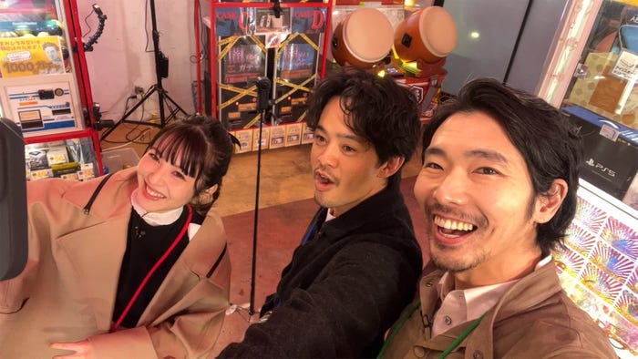 浜辺美波、池松壮亮、柄本佑(C)テレビ朝日