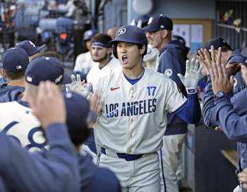 大谷翔平 今季初本拠地＆先頭弾 9年ぶり再会、日本ハム先輩・増井浩俊氏“お願い”即回答 直近7戦4発、連続出塁「45」継続